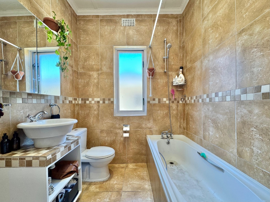 2 Bedroom Property for Sale in Rosebank Western Cape